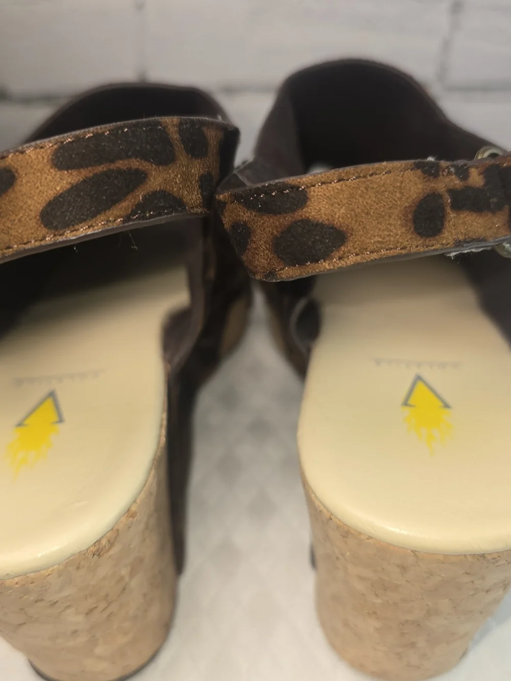 WOMENS VOLATILE LEOPARD PRINT MICROSUEDE UPPER CORK WEDGE SANDALS SIZE 10